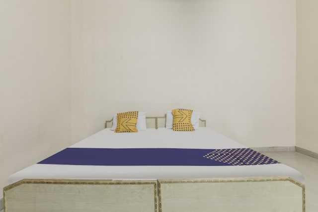 Oyo Hotel Radhe Krishna Marriage Hall ラクナウ エクステリア 写真